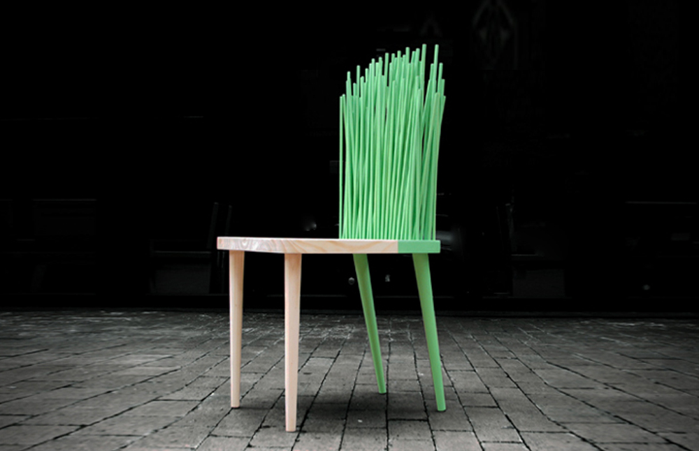 El próximo jueves 26 de septiembre se inaugura la exposición colectiva Me siento bien, una muestra de sillas hechas por varios diseñadores colombianos.
