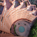 Complejo residencial Torres del Parque por Rogelio Salmona, Bogotá- Colombia. Parte de la exposición Latinoamérica en construcción exhibida en el MoMA, 2015.