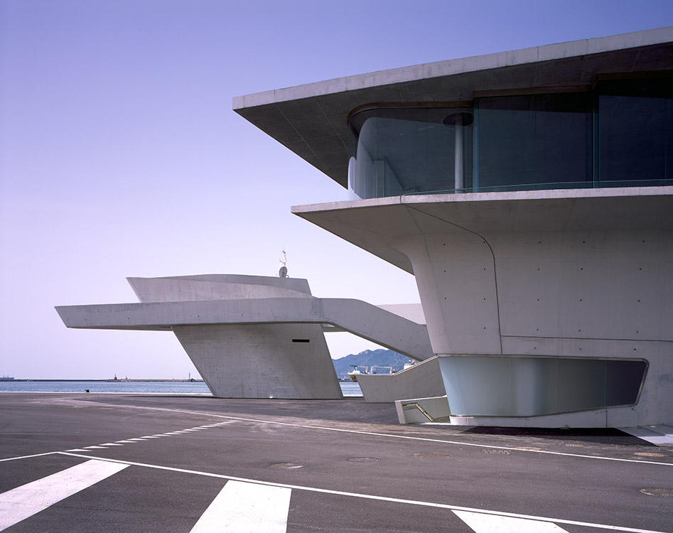 Terminal marítima de Salerno. Diseño de Zaha Hadid Architects. Foto: Helene Binet.
