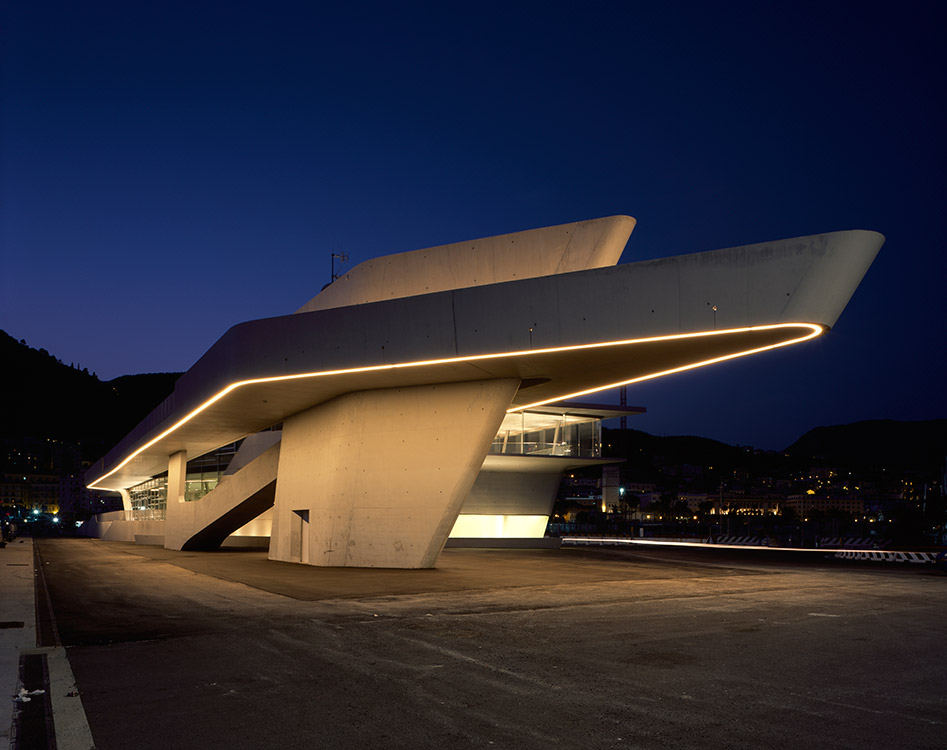 Terminal marítima de Salerno. Diseño de Zaha Hadid Architects. Foto: Helene Binet.