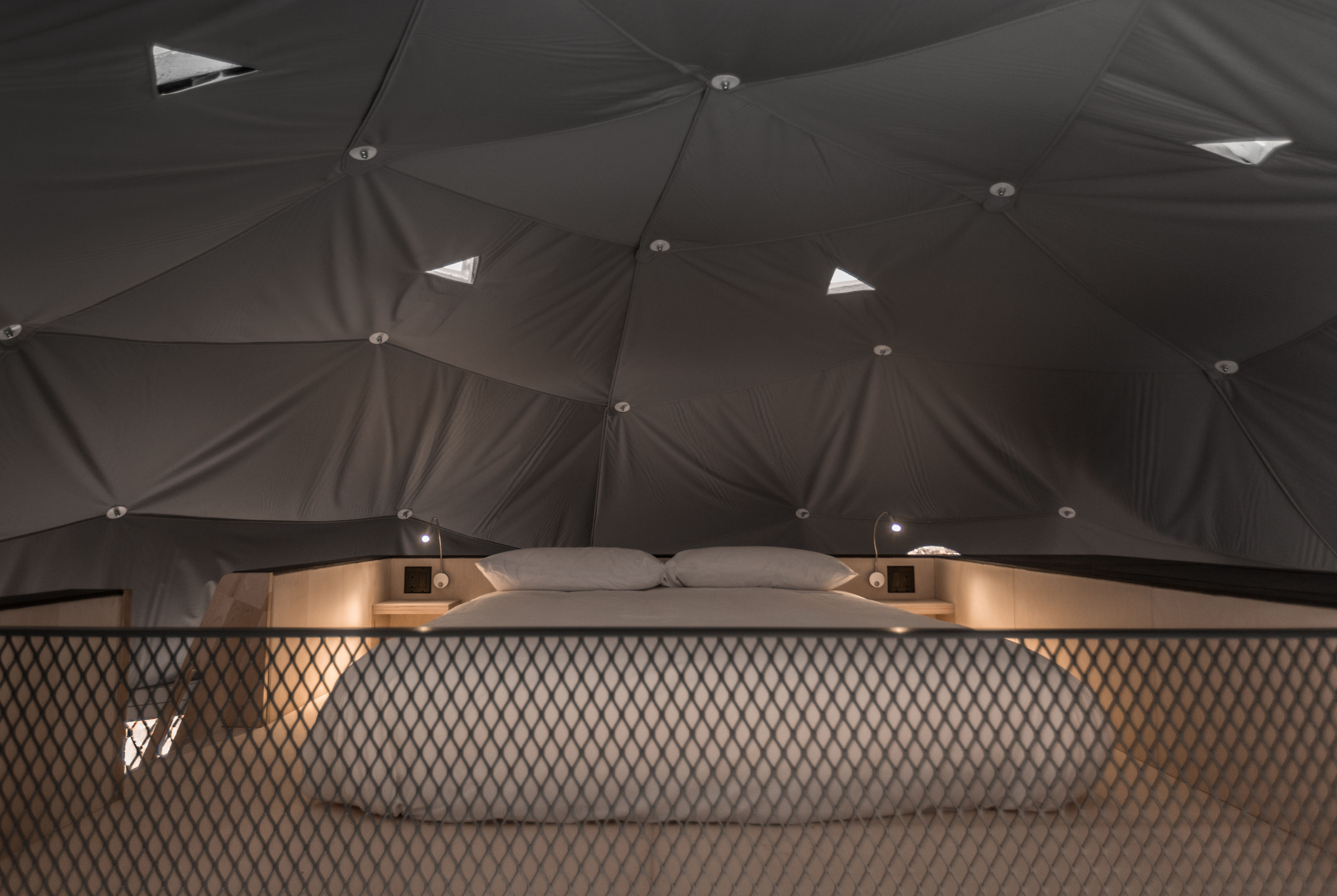 Maxime Valsan v2com web3 Glampings de arquitectura de lujo: una nueva alternativa para acampar con estilo