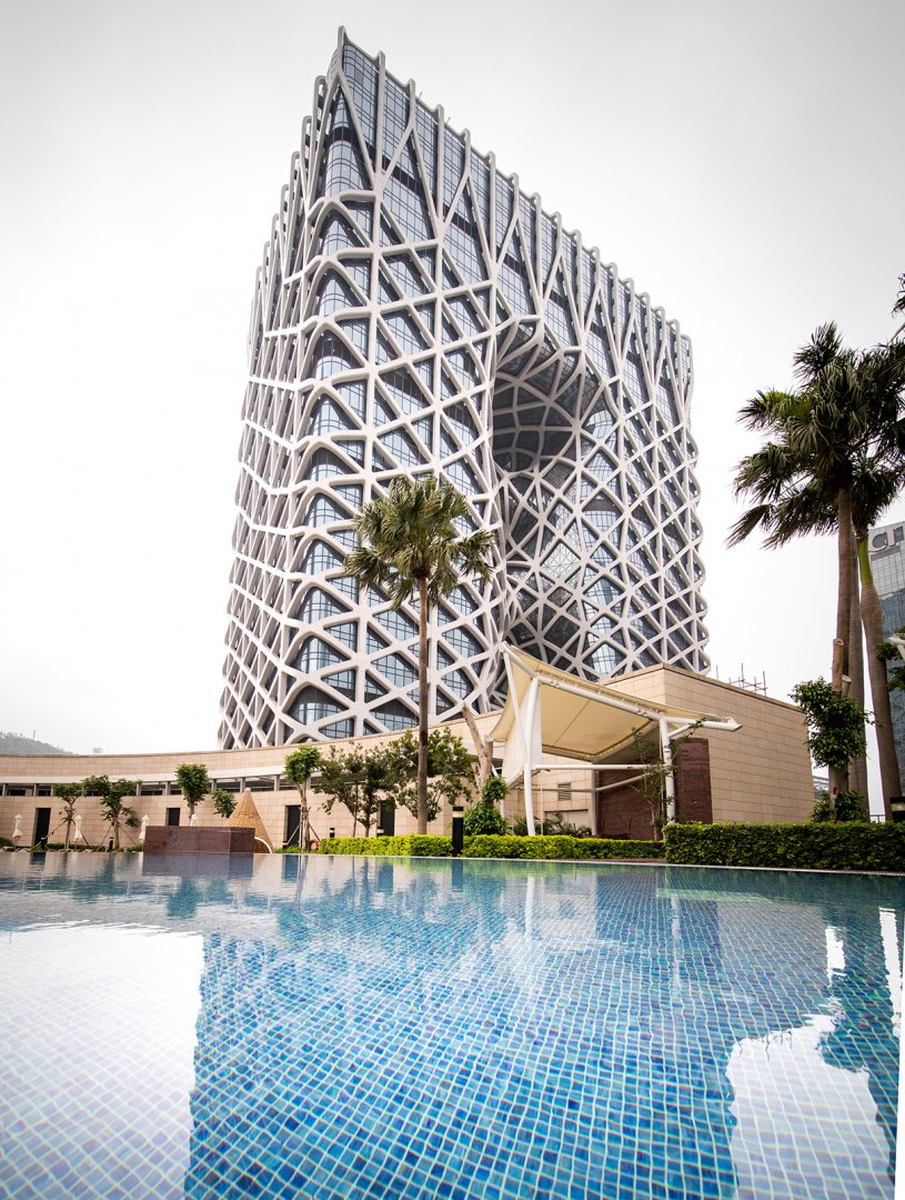 th 65d1300db123ce22f6e2569fb36764f8 22 zha morpheus photoivandupont lowres Este es Morpheus, el nuevo sorprendente hotel de Zaha Hadid ubicado en China