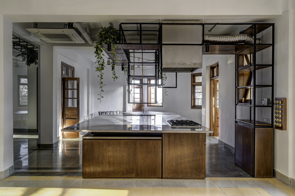 renovacion mumbai Conozca la sorprendente restauración de un apartamento de 1930
