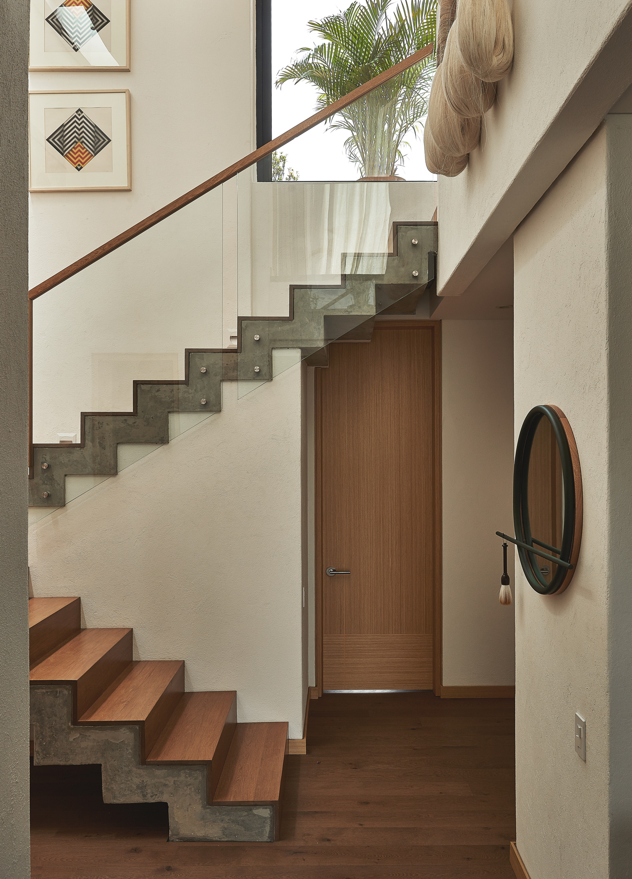 foto2 Para qué remodelar un apartamento si puede resaltar su arquitectura original con interiorismo