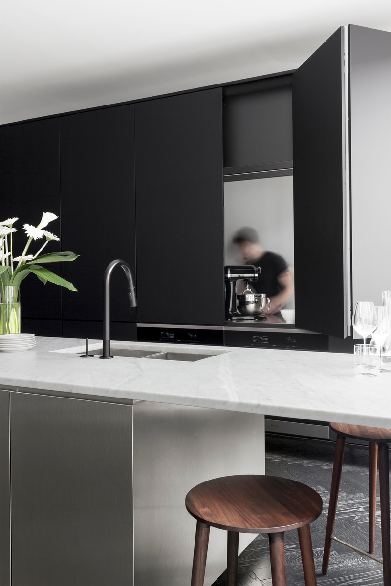 blanco negro v2com Arquitectura en blanco y negro: la clave de esta casa minimalista en Canadá