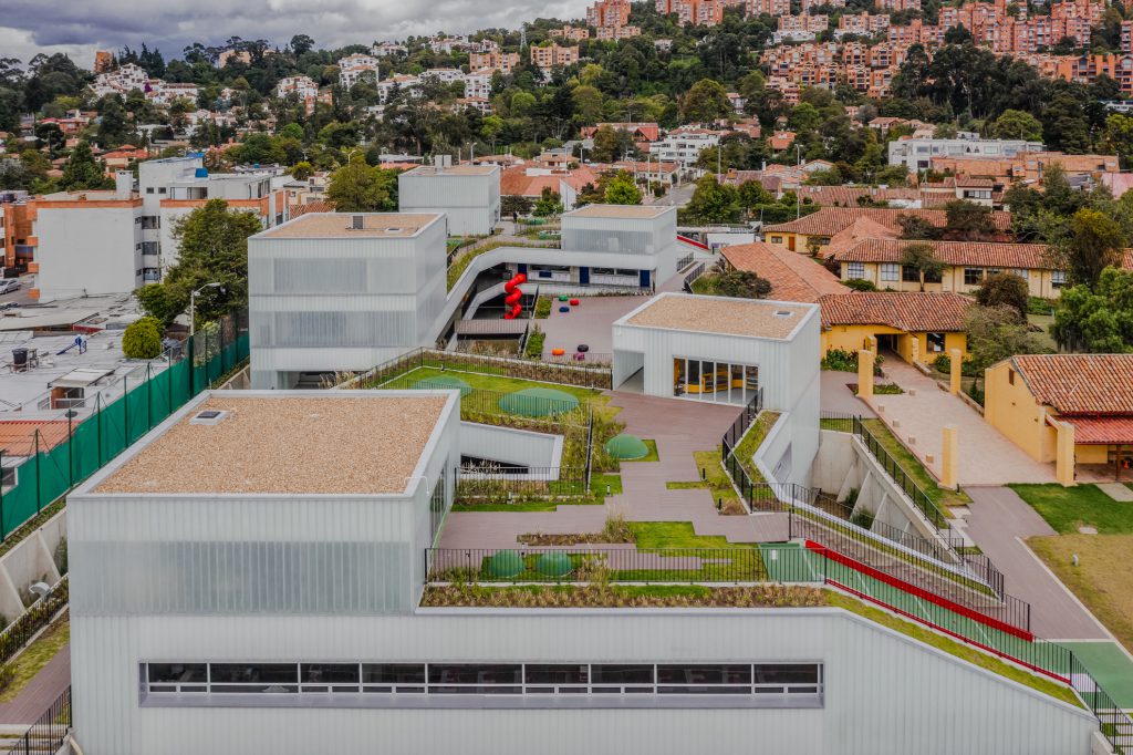 DJI 0515 La sorprendente ampliación del colegio Helvetia en Bogotá diseñada por el Equipo Mazzanti