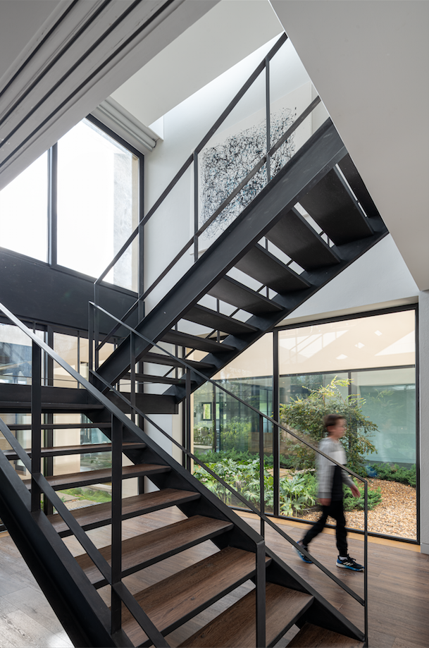 Captura de pantalla 2021 08 10 a las 4.37.06 p.m. 8 escaleras de proyectos arquitectónicos colombianos diseñadas para embellecer la casa