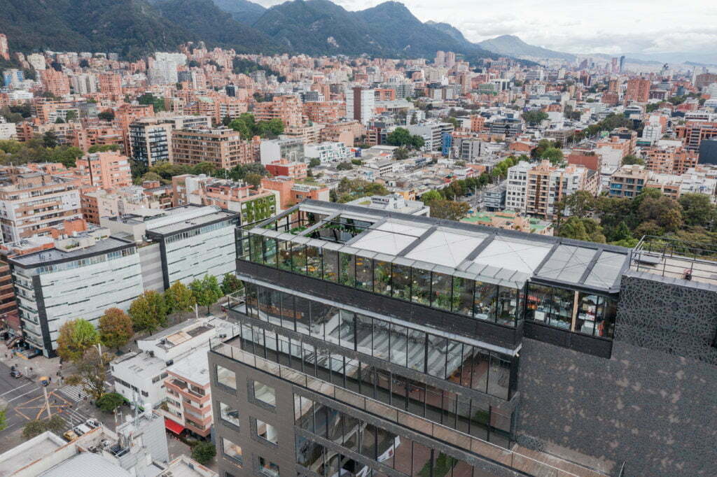 PergoTek Monaco11 Los espacios exteriores son protagonistas<br>en la arquitectura residencial y comercial este 2022