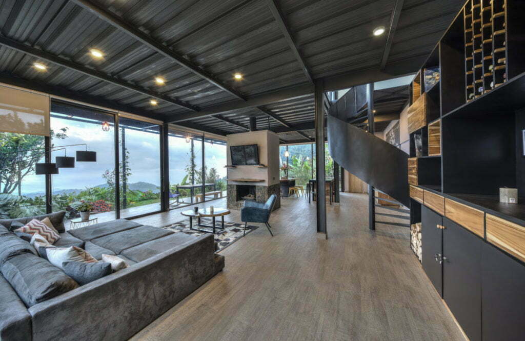 Casa El Cielo Interior8 e1645479798108 1 ¿Cómo usar el negro en la decoración de ambientes o del hogar?