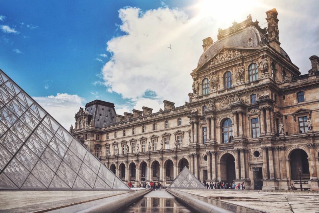 Museo del Louvre Los veinte edificios más lindos del mundo